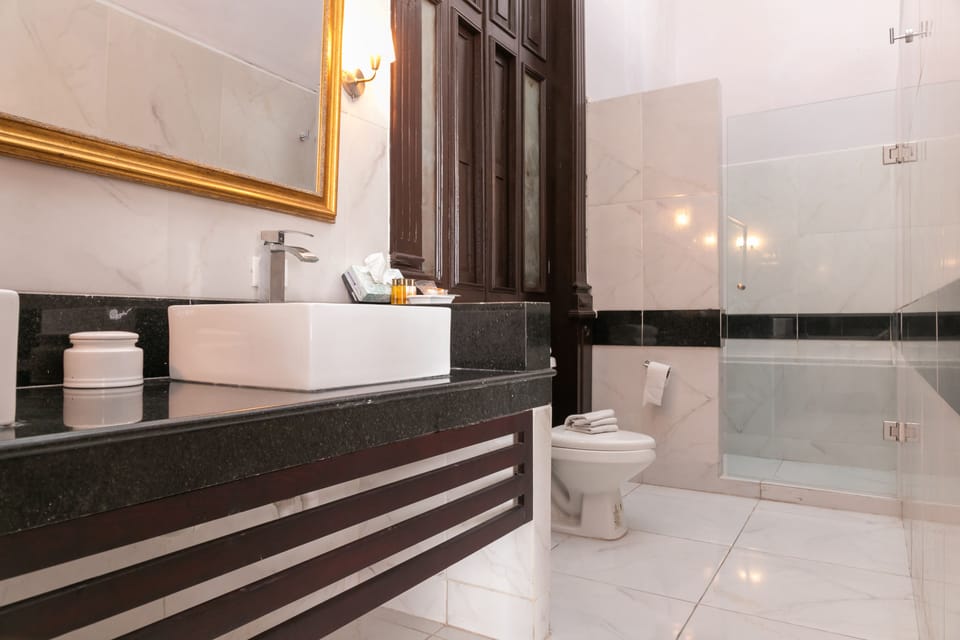 Presidential Room, 1 King Bed | Premium bedding, in-room safe, laptop workspace