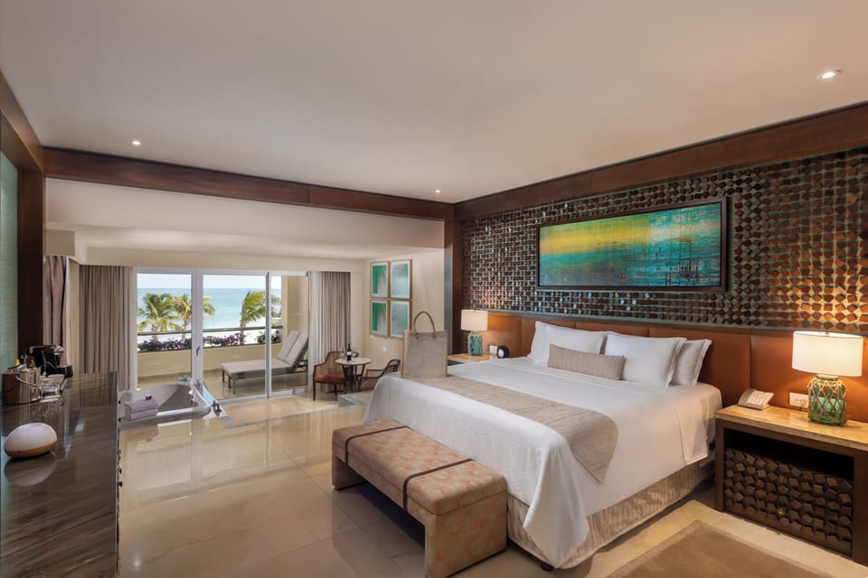 Grand Villa Four Bedroom | Premium bedding, free minibar, in-room safe, desk