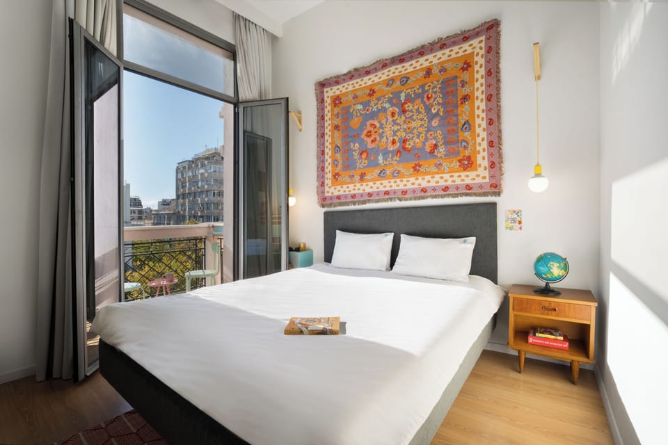 Executive Room | Premium bedding, minibar, in-room safe, blackout drapes
