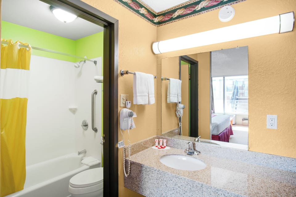 Free toiletries, towels