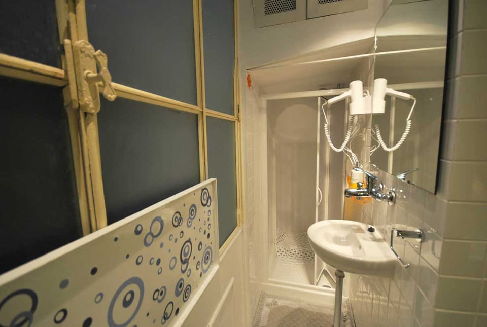 Double Room, Ensuite | In-room safe, individually decorated, individually furnished, desk
