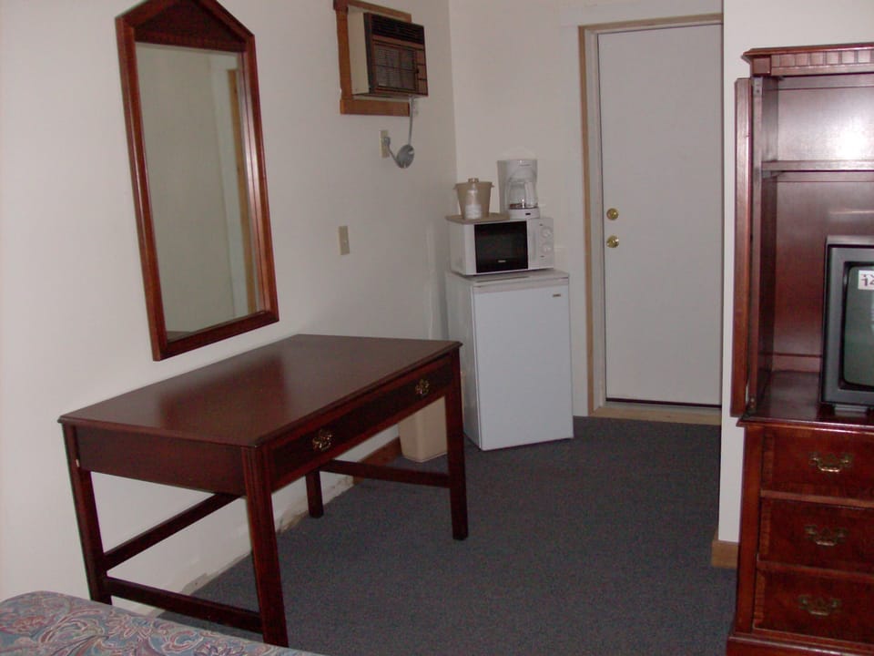 Standard Room, 2 Double Beds, Mountainside | In-room safe, iron/ironing board, rollaway beds, free WiFi