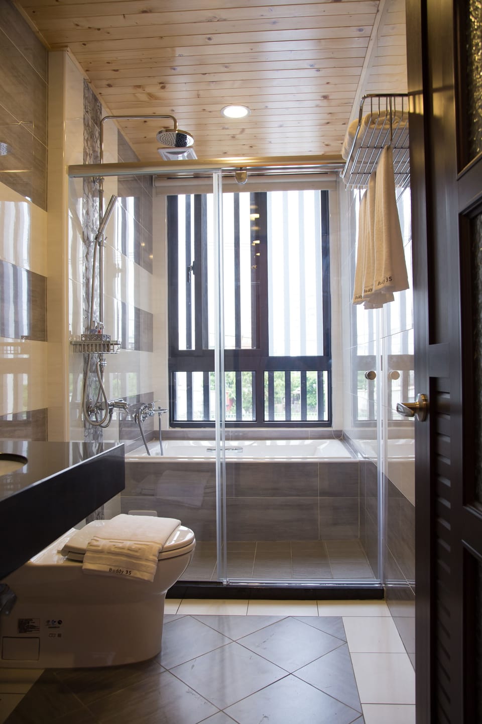 Triple Room | Bathroom | Hair dryer, slippers, towels