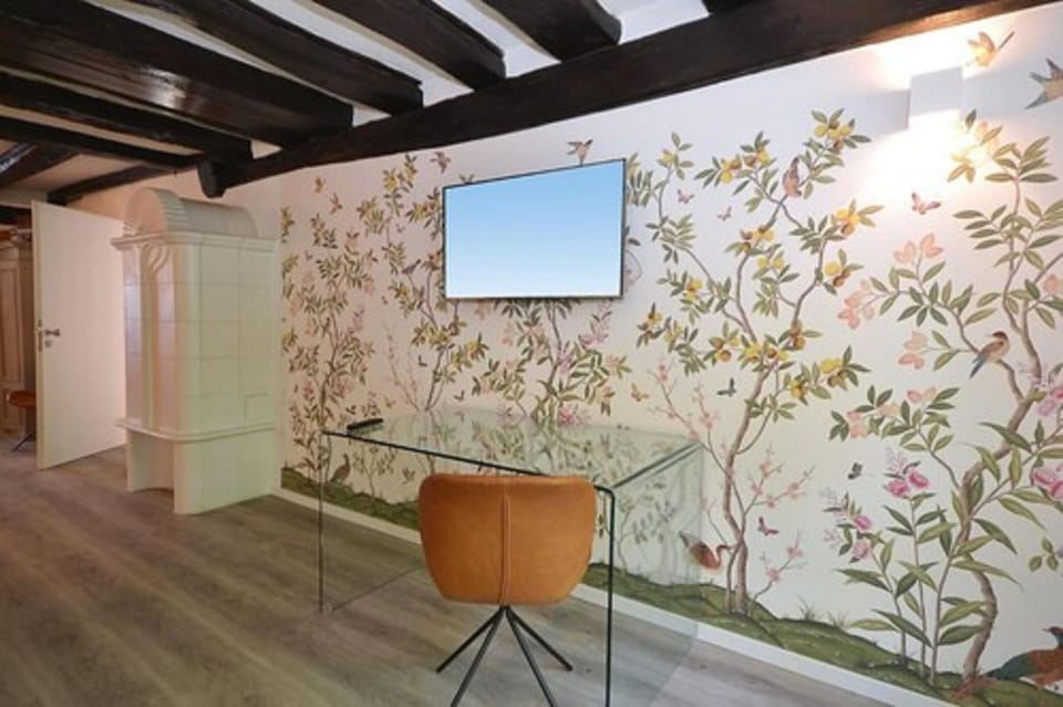 Junior Studio Suite, 1 King Bed, Patio, Garden View | Pillowtop beds, desk, blackout drapes, free WiFi