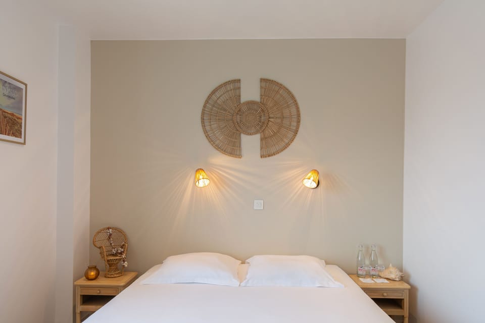 Classic Room | Desk, laptop workspace, WiFi (free), bed sheets