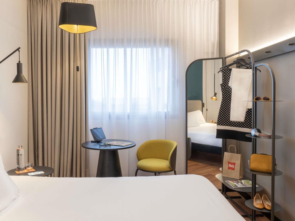 Superior Room, 1 Double Bed | Down comforters, in-room safe, desk, laptop workspace