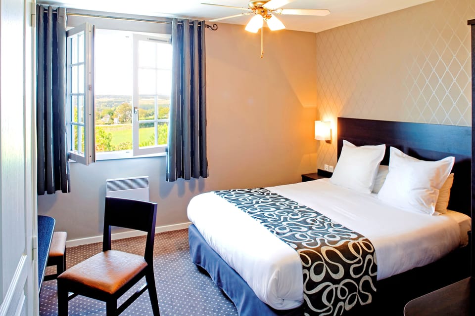 Superior Room | In-room safe, desk, blackout drapes, soundproofing