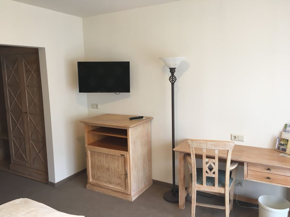 In-room safe, individually decorated, individually furnished, desk