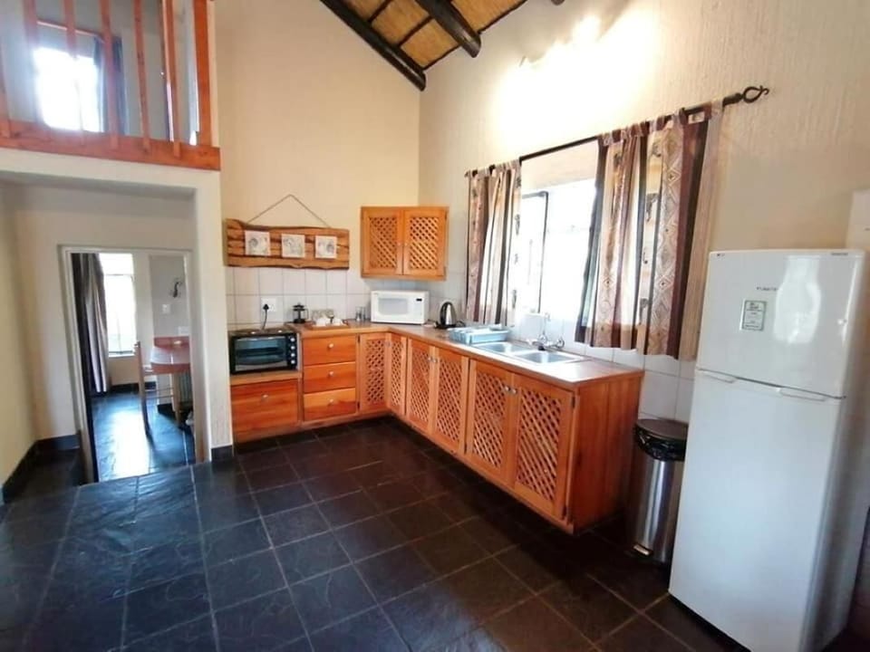 Coffee/tea maker, fridge, microwave, electric kettle