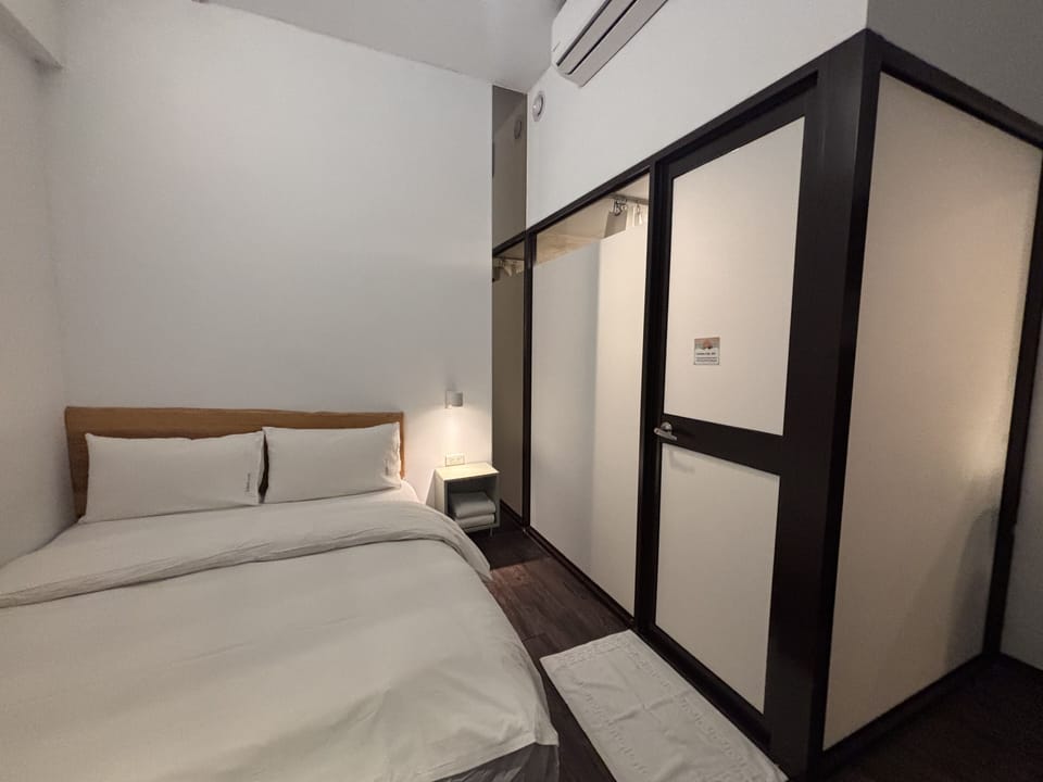 Double Room, 1 Double Bed, Private Bathroom (Partially No Window) | Premium bedding, down comforters, free WiFi, bed sheets