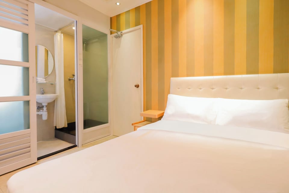 Basic Double Room | Free WiFi, bed sheets