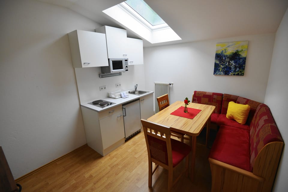 Apartment, 1 Bedroom, Kitchen | Private kitchen