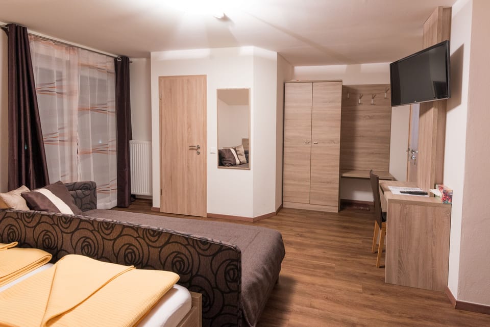 Apartment, 1 Bedroom, Kitchen | Premium bedding, in-room safe, individually decorated, desk