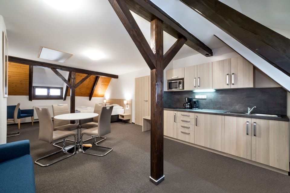 Premium Apartment, 2 Bedrooms, Kitchen | Desk, free WiFi, bed sheets