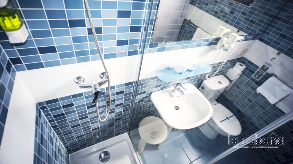 Standard Double Room | In-room safe, desk, laptop workspace, blackout drapes