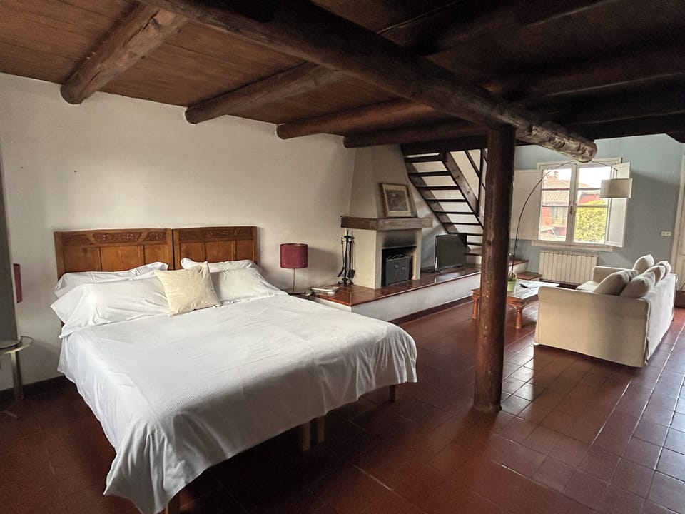 Suite, 2 Bedrooms | Free minibar, free WiFi, bed sheets