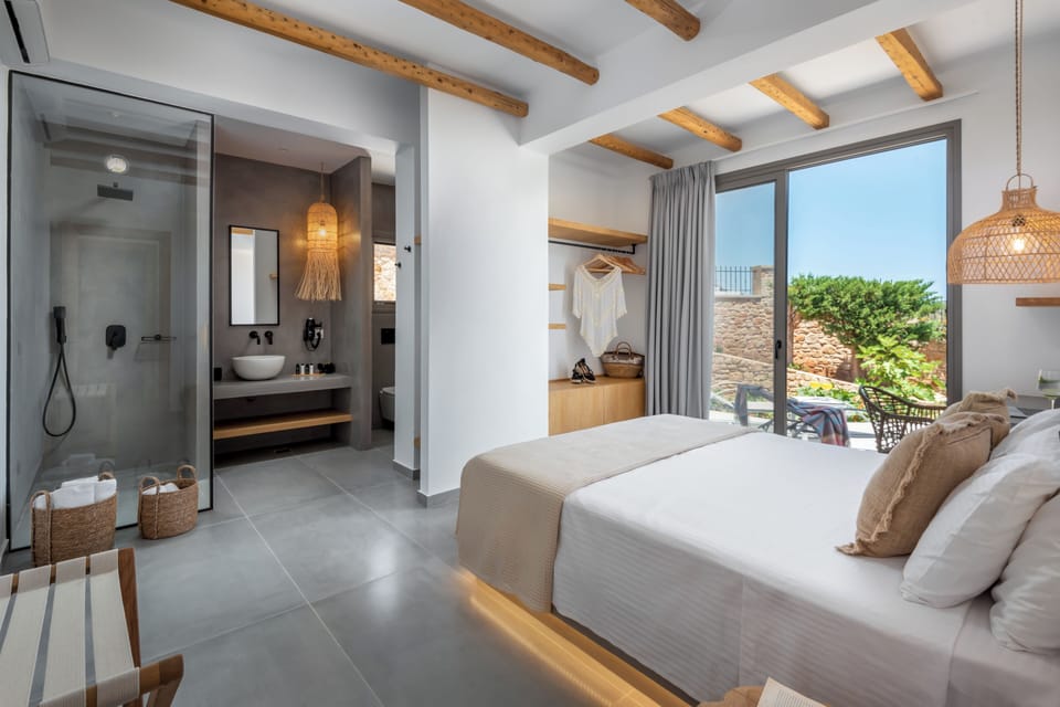 Deluxe Apartment, 2 Bedrooms, Kitchen, Garden View | Premium bedding, in-room safe, soundproofing, free WiFi