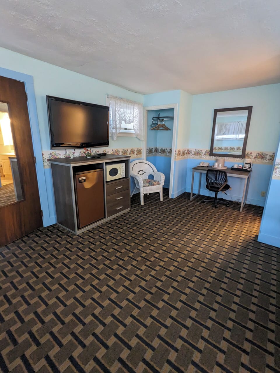 Room, 2 Double Beds, Non Smoking | Individually decorated, iron/ironing board, cribs/infant beds, free WiFi