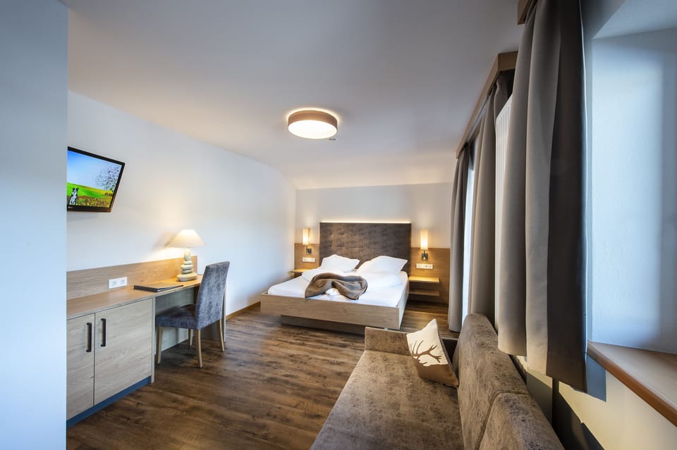 Comfort Double Room | In-room safe, desk, soundproofing, cribs (free)
