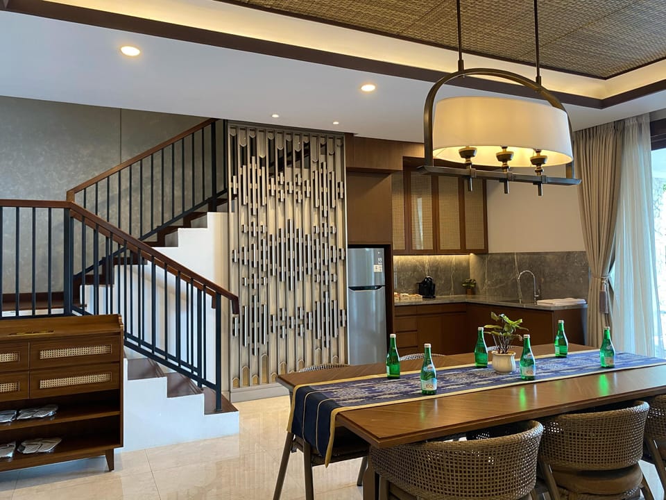 Presidential Suite | Living area | 32-inch Smart TV with digital channels