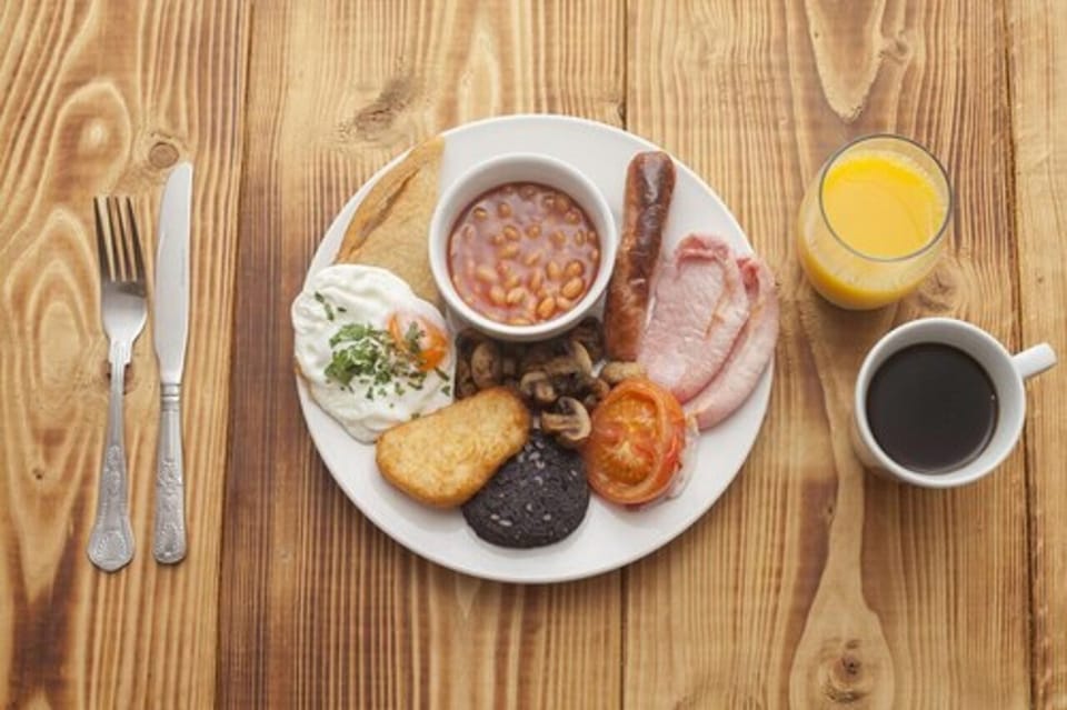 Daily full breakfast (GBP 15.95 per person)