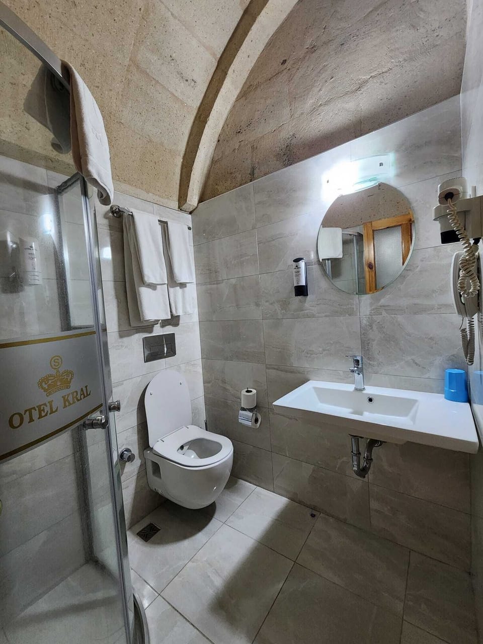 Standard Double or Twin Room | Bathroom | Free toiletries, hair dryer, slippers, towels