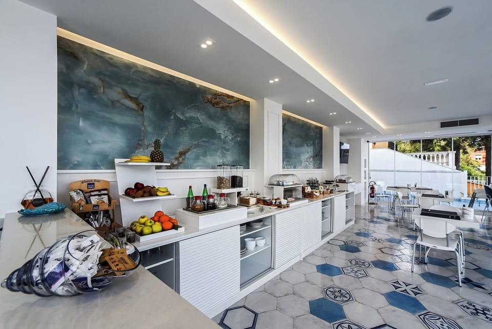 Daily buffet breakfast for a fee