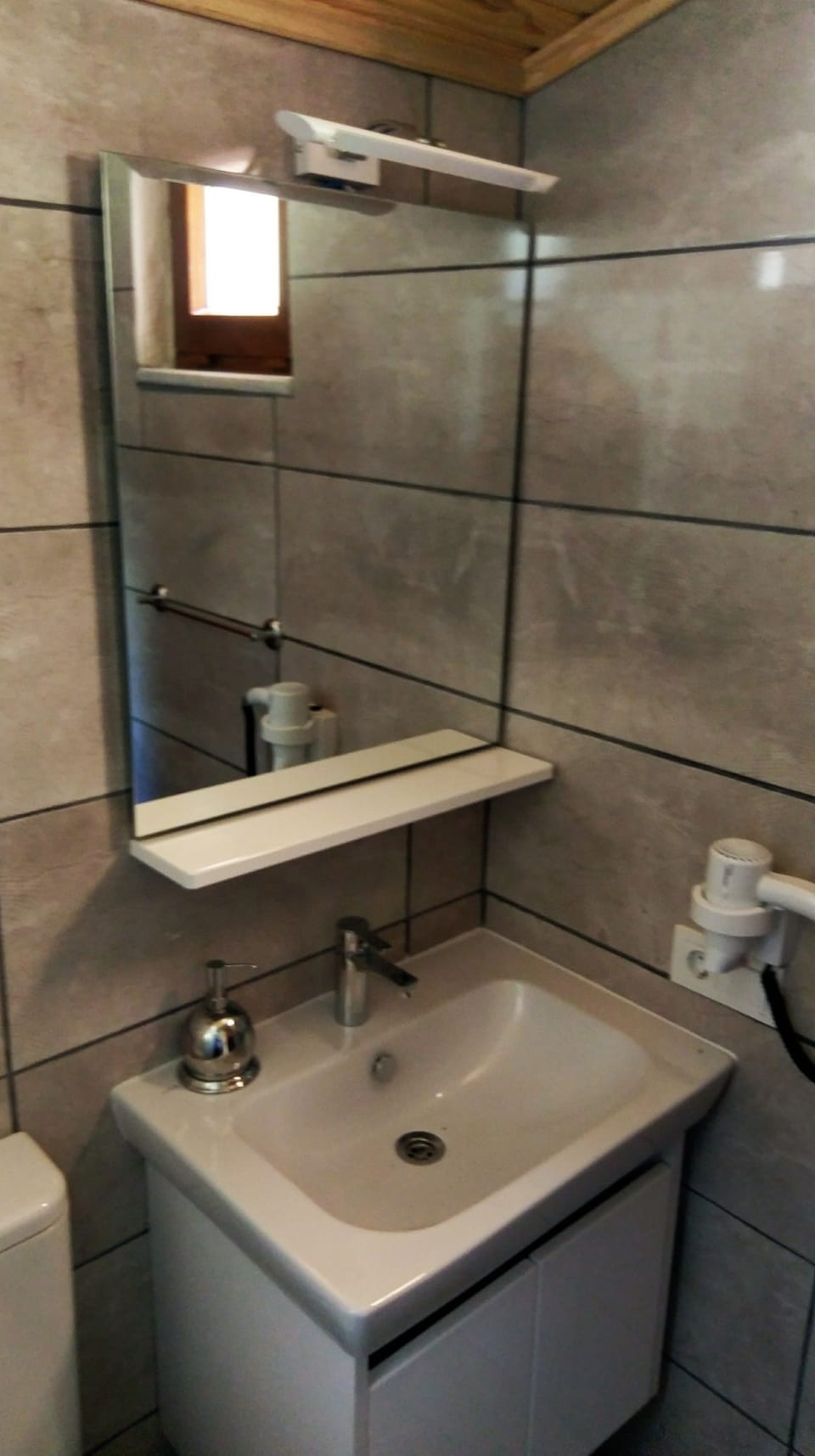 Deluxe Bungalow, 1 Bedroom, Garden View, Garden Area | Bathroom sink