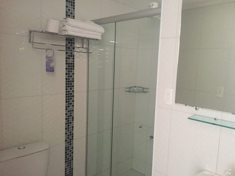 Shower, free toiletries, towels