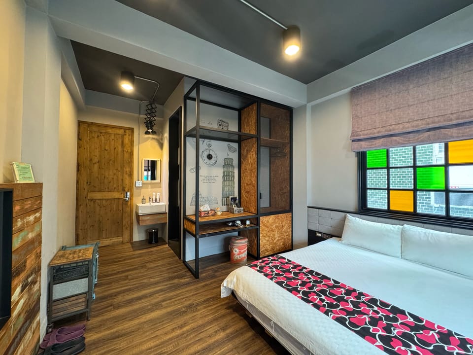 Desk, rollaway beds, free WiFi, bed sheets