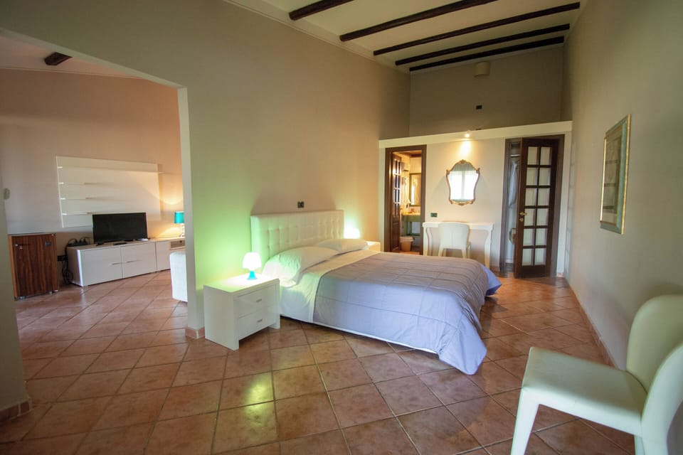 Double Room | In-room safe, desk, cribs/infant beds, rollaway beds
