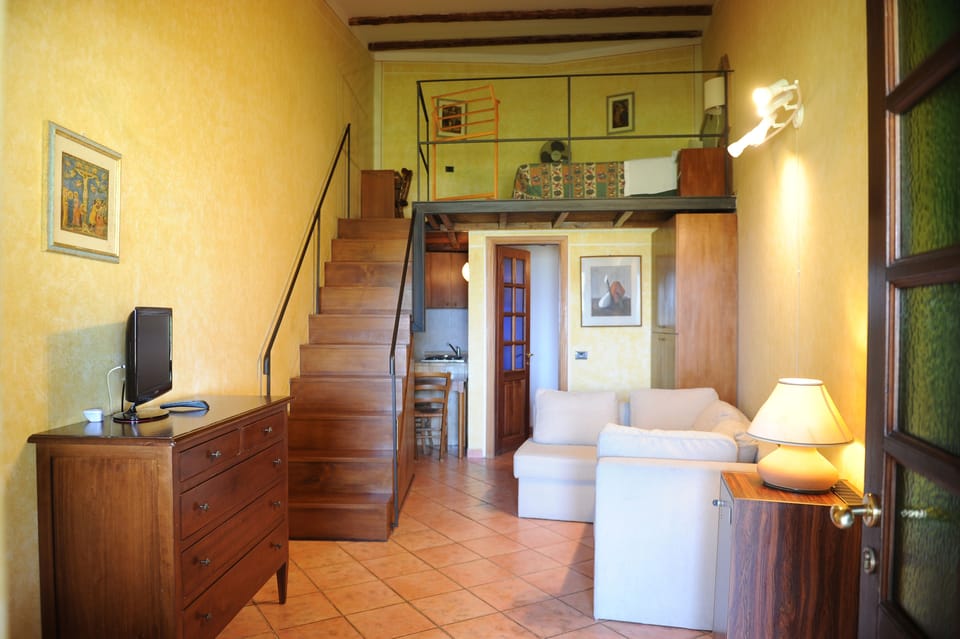 Studio | In-room safe, desk, cribs/infant beds, rollaway beds