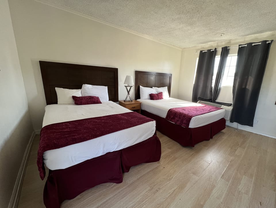 Hypo-allergenic bedding, iron/ironing board, free WiFi, bed sheets