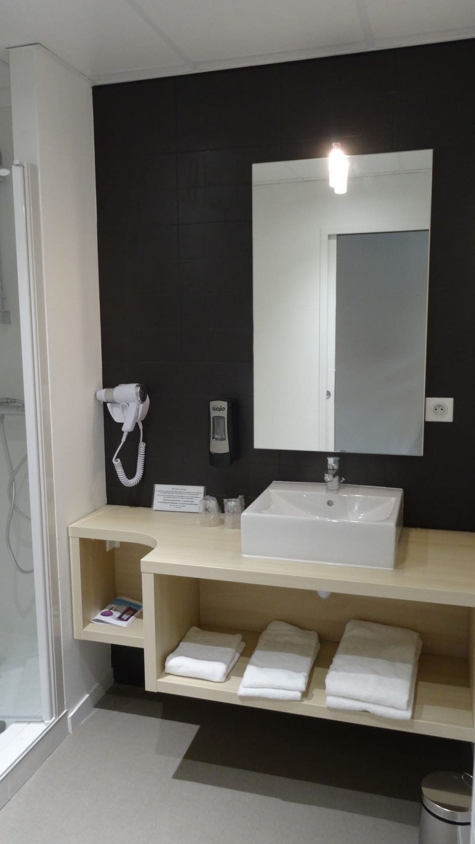 Shower, free toiletries, hair dryer, towels