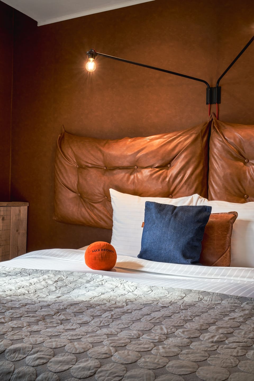 Extra Large Quadruple | Premium bedding, in-room safe, iron/ironing board, free WiFi