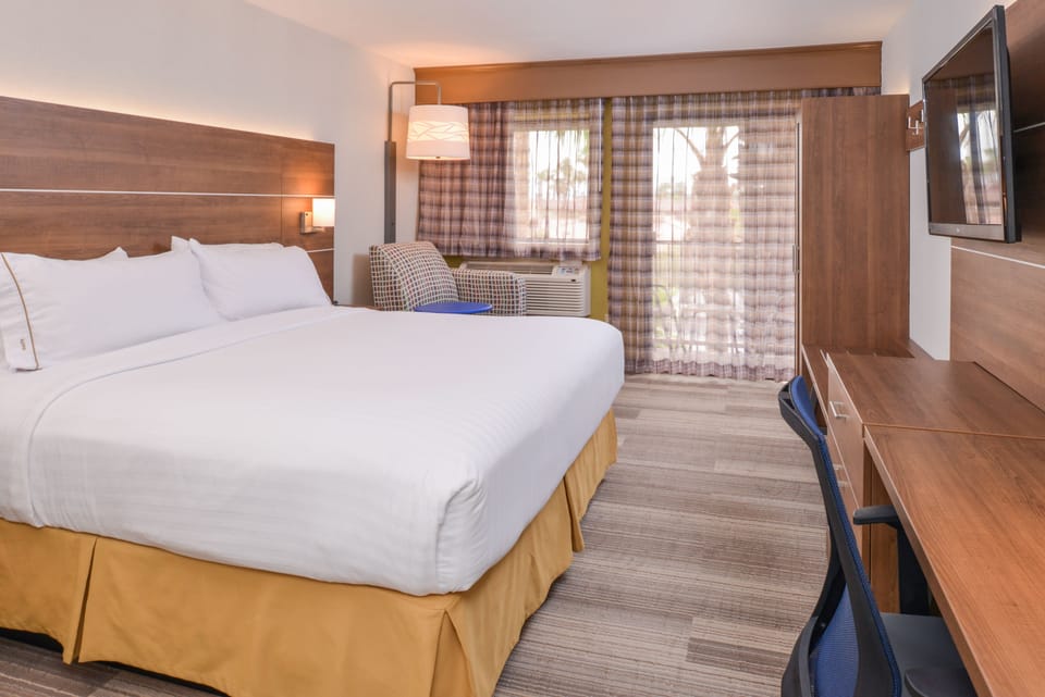 In-room safe, desk, laptop workspace, iron/ironing board