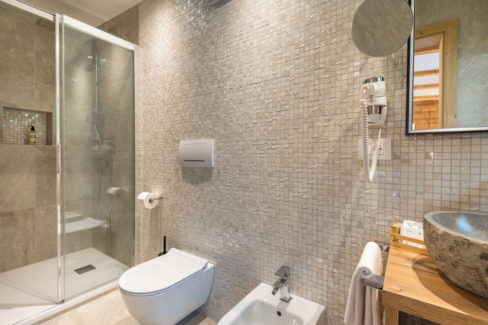 Superior Suite (Family) | Bathroom | Free toiletries, hair dryer, bathrobes, slippers