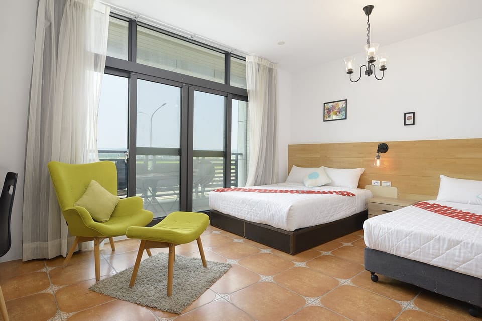 Family Suite, 2 Double Beds, Accessible | Premium bedding, pillowtop beds, individually furnished, blackout drapes