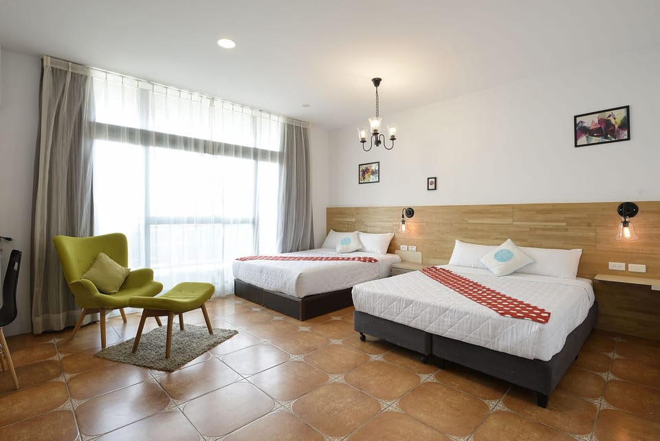 Family Suite, 2 Double Beds, Accessible | Premium bedding, pillowtop beds, individually furnished, blackout drapes