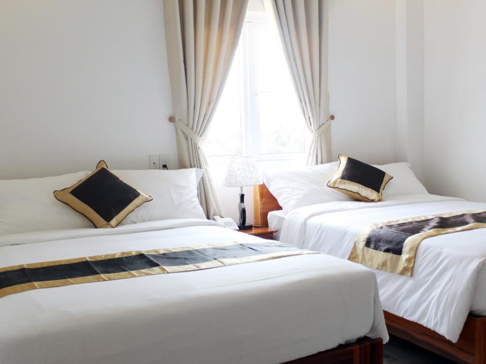 Minibar, rollaway beds (surcharge), WiFi (free)