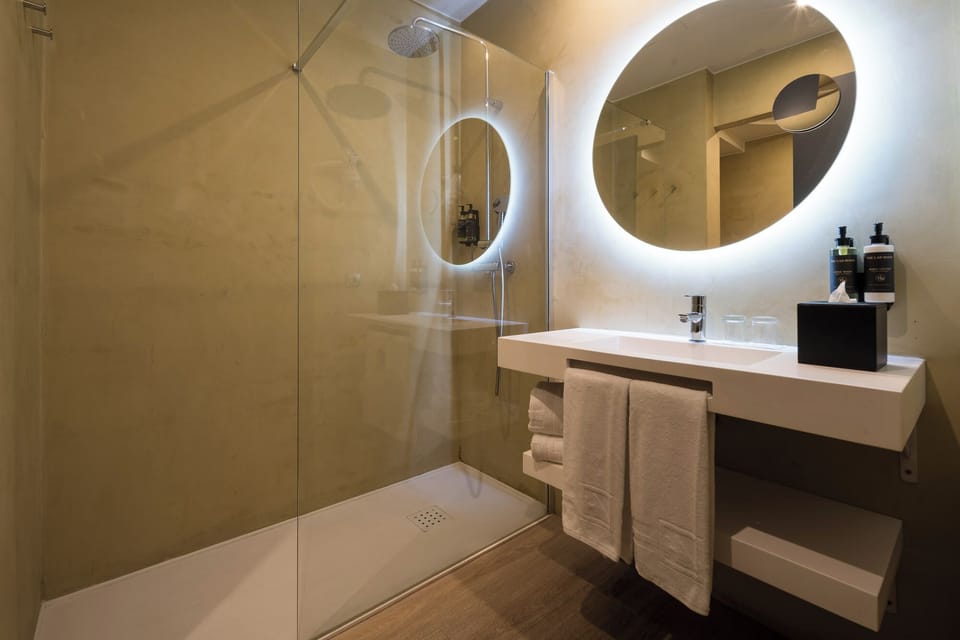 Free toiletries, hair dryer, bidet, towels