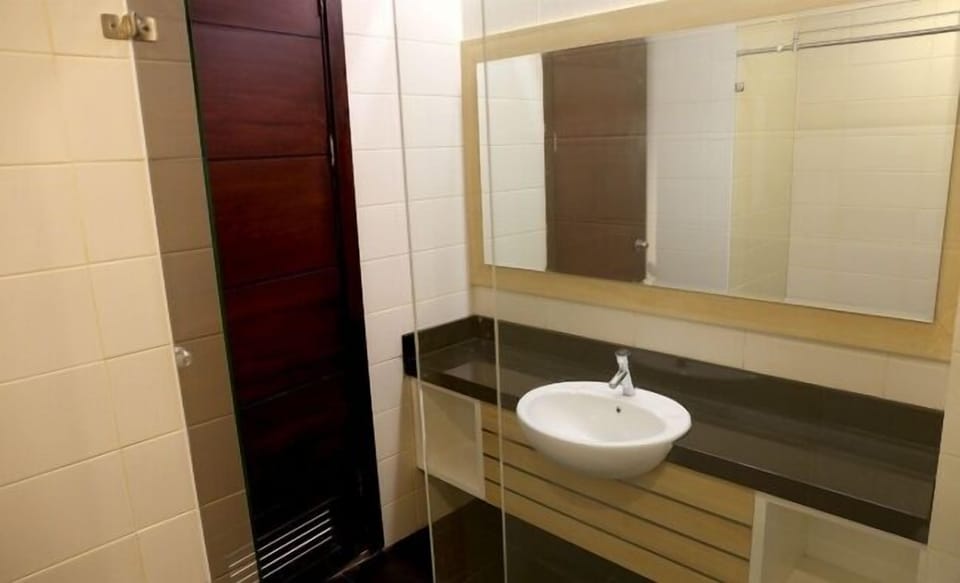 Bathroom sink