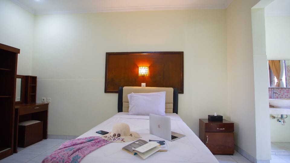 Standard Single Room, 1 Twin Bed, Non Smoking | In-room safe, desk, free WiFi, bed sheets