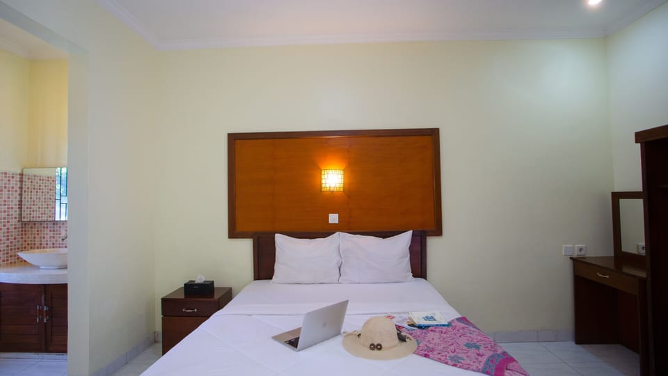 Standard Double Room, 1 Double Bed, Non Smoking | In-room safe, desk, free WiFi, bed sheets