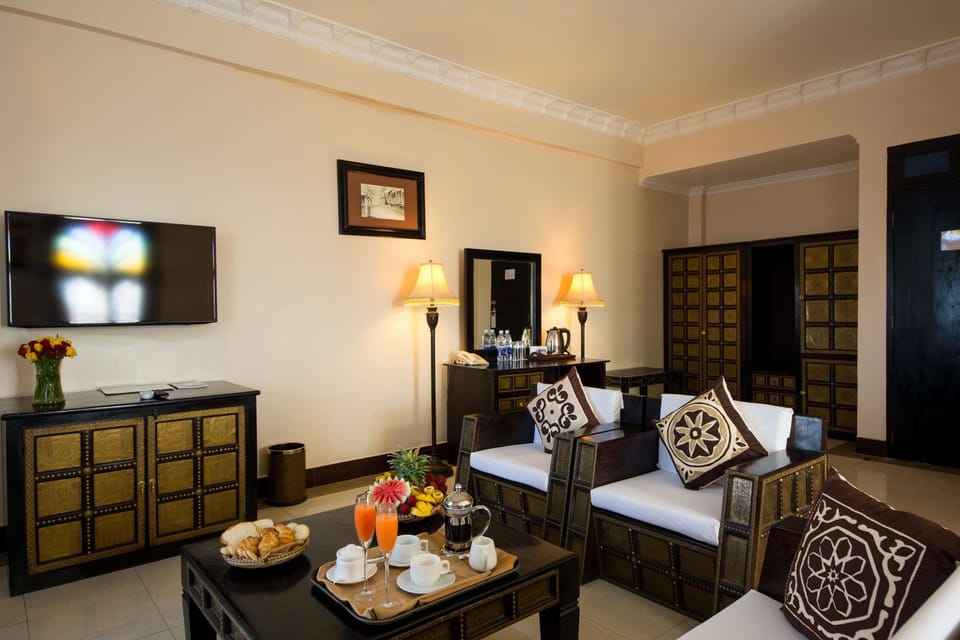 Junior Suite, 1 King Bed | Hypo-allergenic bedding, minibar, in-room safe, desk