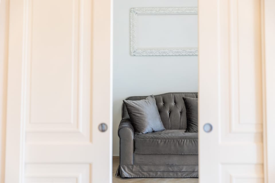 Junior Suite, Annex Villa | Hypo-allergenic bedding, minibar, in-room safe, desk