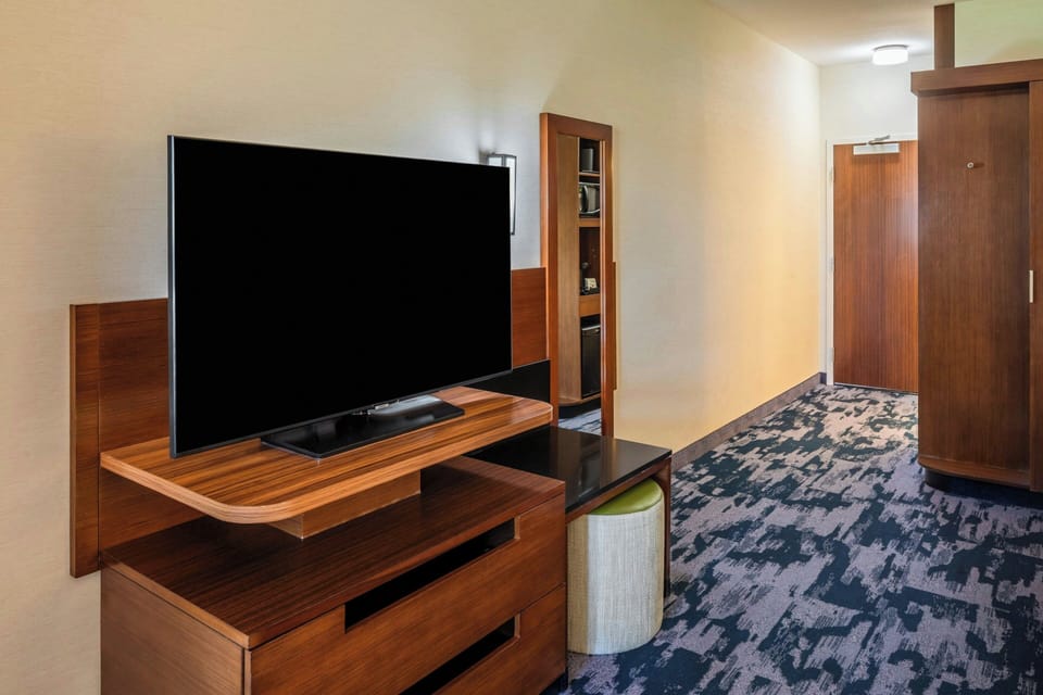 Desk, iron/ironing board, free WiFi, alarm clocks