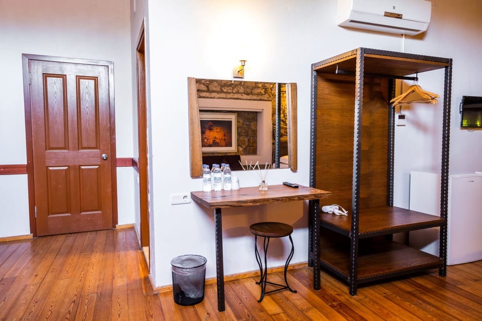 Standard Triple Room | Wardrobe