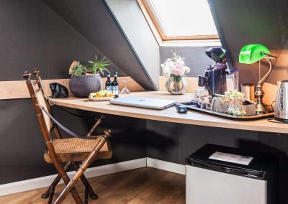Double Room (Amethist) | Minibar, blackout drapes, WiFi (free), bed sheets