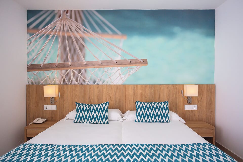 Double Room, Balcony | Minibar, desk, iron/ironing board, free WiFi
